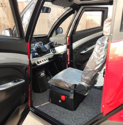 Factory Direct Supply Automotives Auto Rickshaw Enclosed Electric Tricycle Scooters